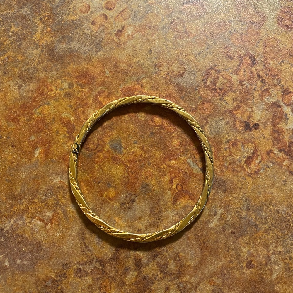 Monet goldtone bangle